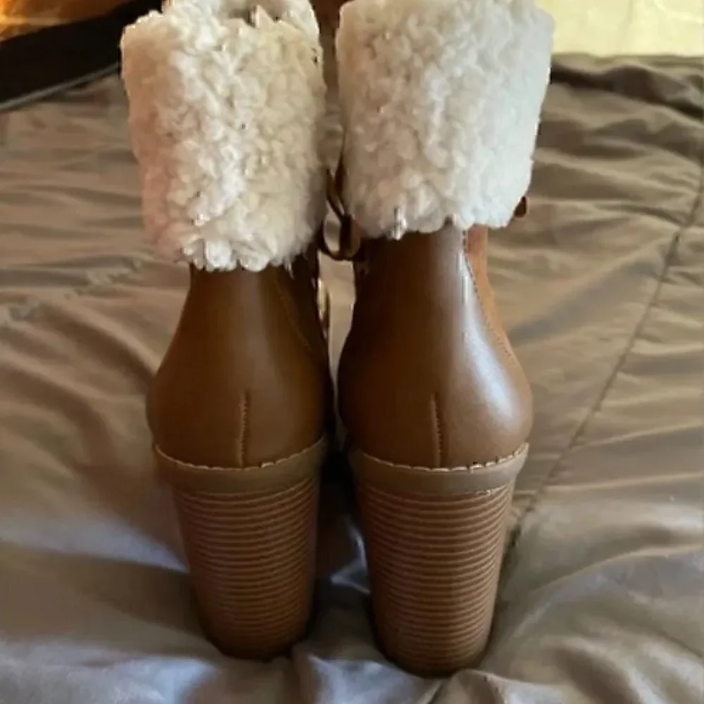 BCBGeneration Palli Faux Suede Combat & Lace-up Boots Shoes size 10
